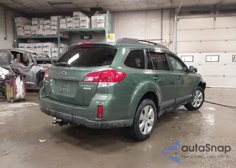 2010 Subaru Outback 2.5I Premium из США, поврежденный, VIN 4S4BRBCC8A1331688